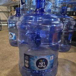 5 Gallons Plástic Bottle