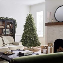 Pre-Lit 7.5ft Full Christmas Tree, Dunhill Fir