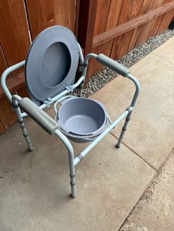 Portable Bedside Commode Chair