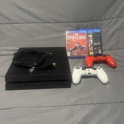 PS4 Whit Two Controllers 