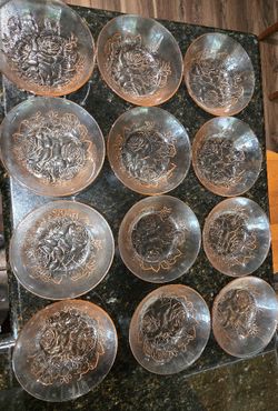 Beautiful Pink Dishes With Embeded Roses