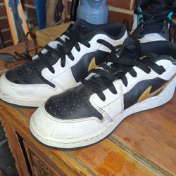 6.5 Youth Nike Air Jordan's 