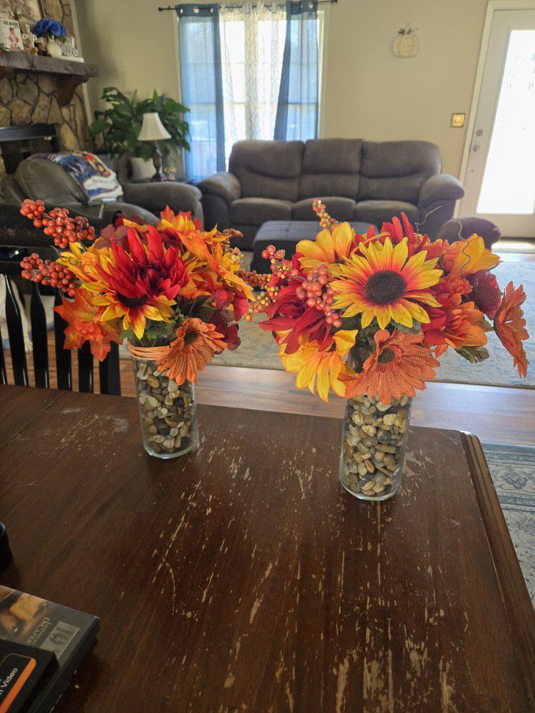 Fall famed flowers inside a vase