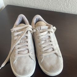 Puma Shoes ( Women 8) 