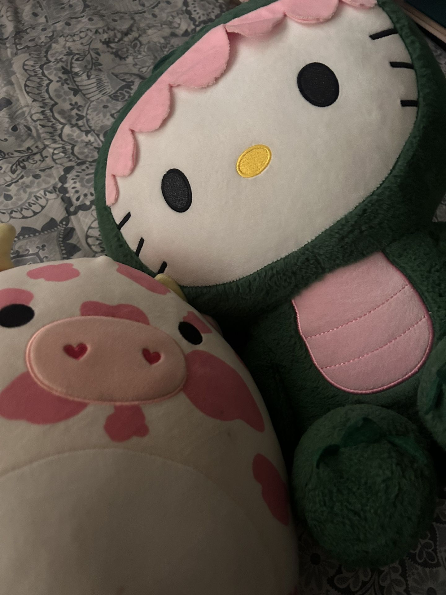 hello kitty plushie