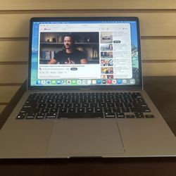 Apple MacBook Air 13 inch - M1 Processor