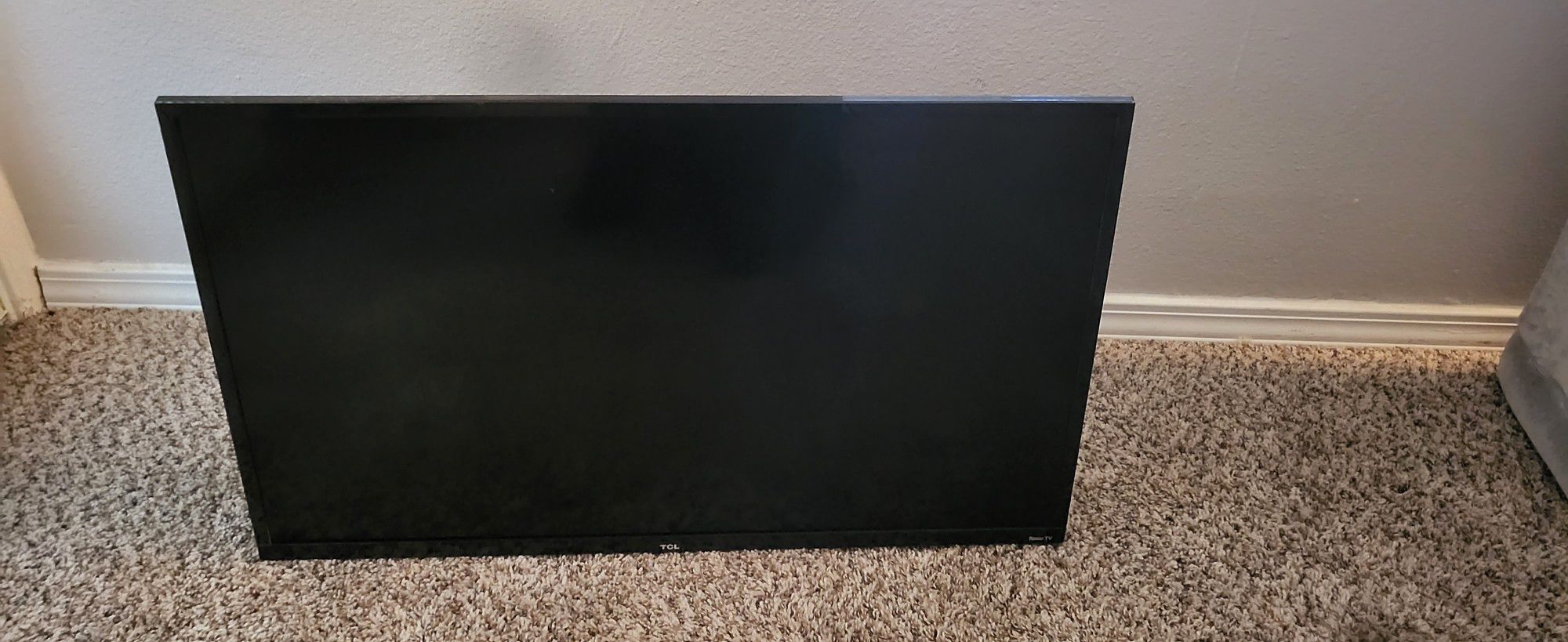 32inch TCL Roku TV, With Wall Mount