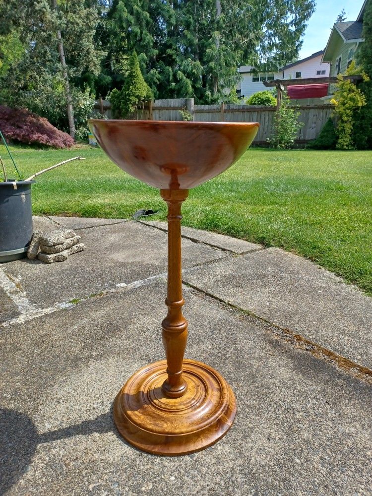Standing Knitting Bowl.