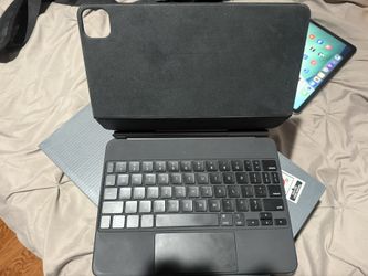 11” Magic Keyboard