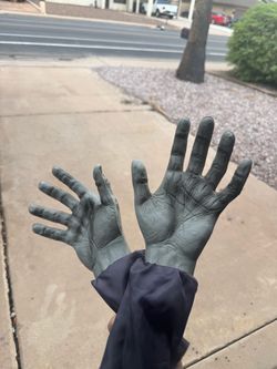 Set of 4 halloween zombie hands