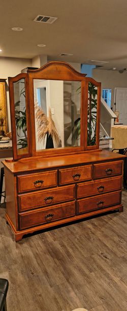 Wood Dresser with Tri-Fold Mirror
