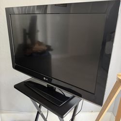 TV LG 40” And Amazon Fire stick 
