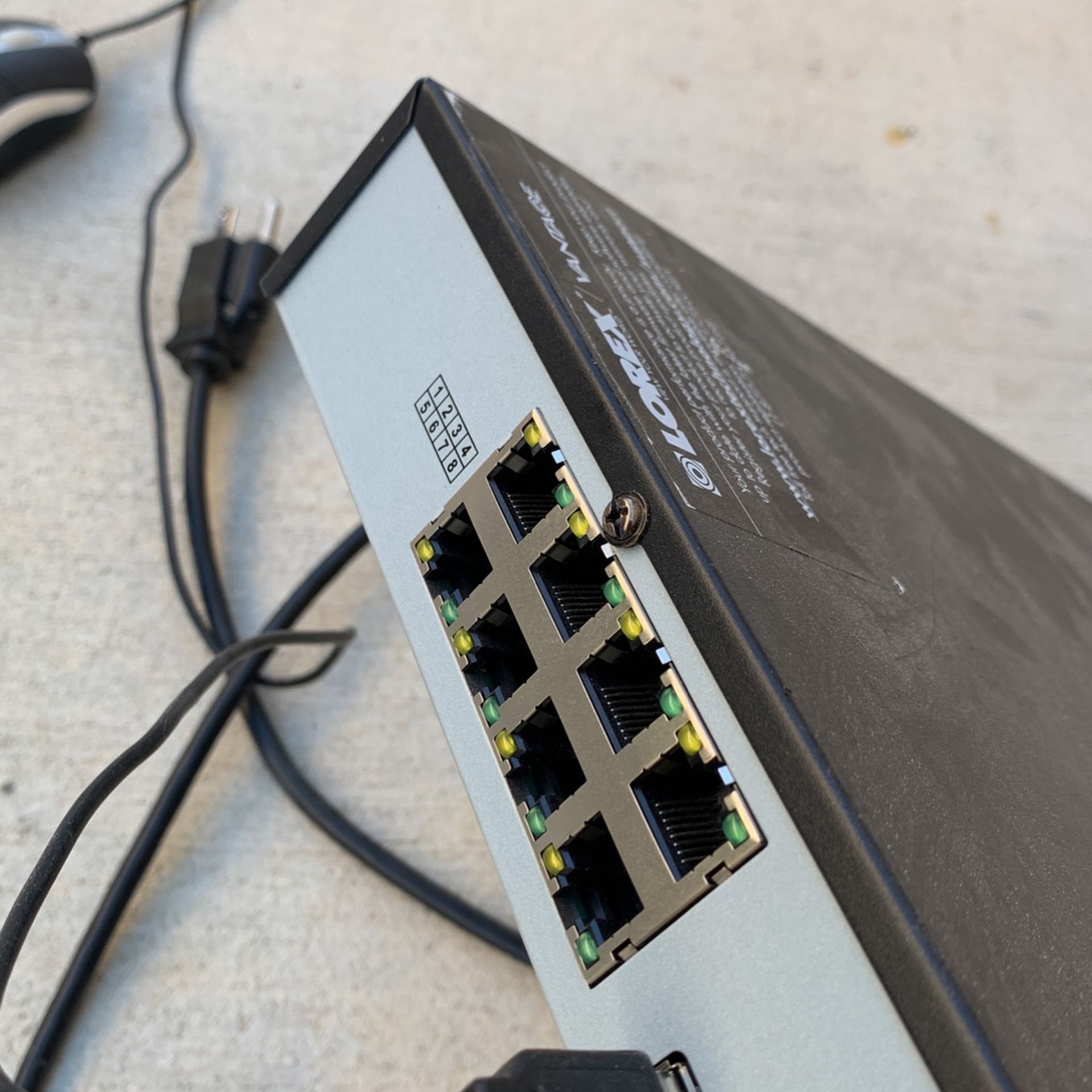 Lorex Security Cameras With channel 1TB NVR Recorder