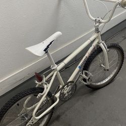 1987 Mongoose Expert (white/pink)