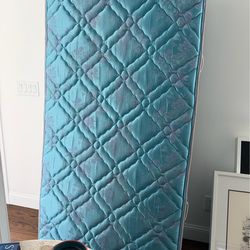 Twin mattress- set of 2