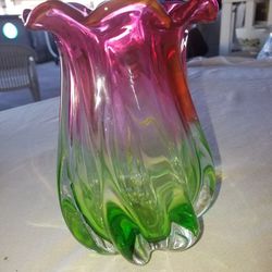 Pink/ clear / green glass twisted tulip shaped vase 7 1/2 inches tall A96Z097