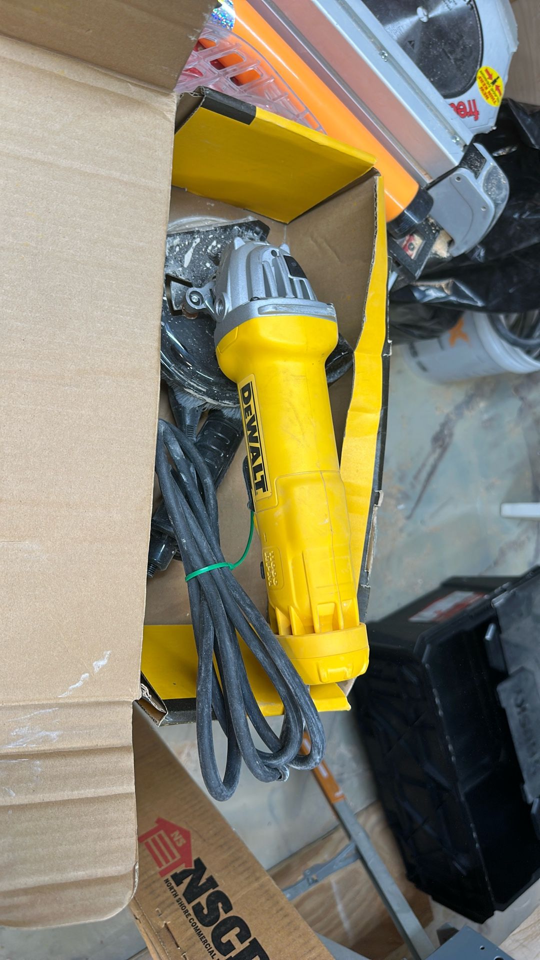 Dewalt 4-1/2” Paddle Switch small angle grinder