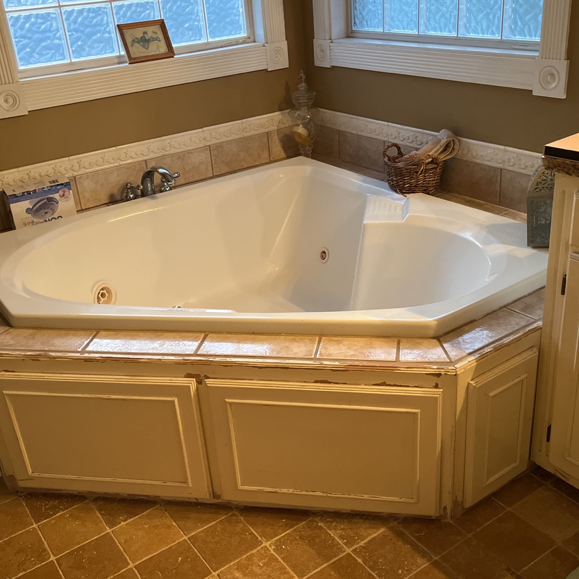 Jacuzzi Brand Jetted Tub