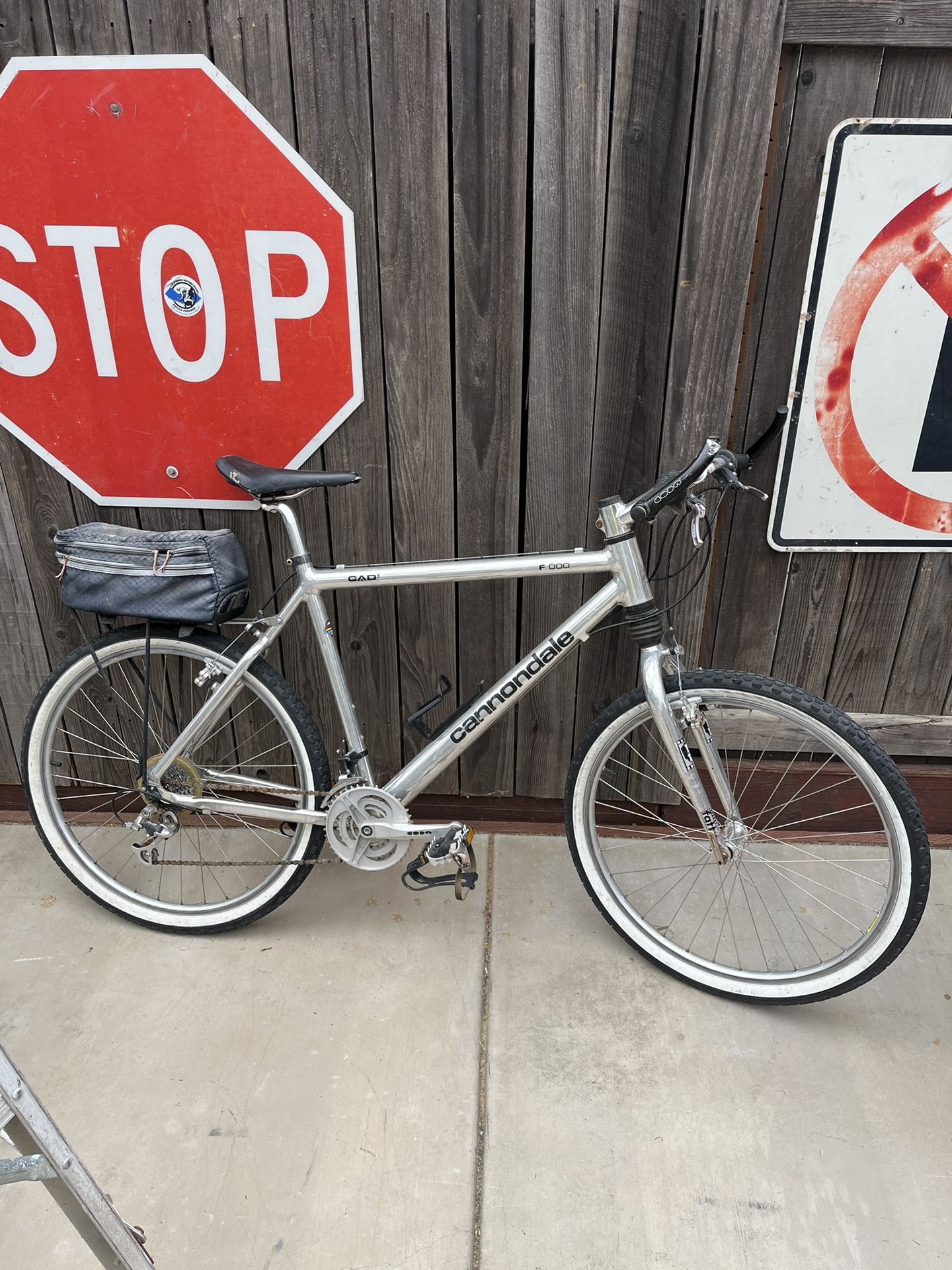 Cannondale F1000 CAD Front Single Shok 24 Speed Mountain Bike