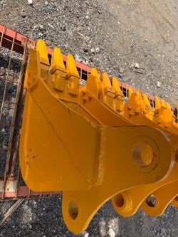 Excavator bucket 12”