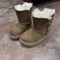 Uggs Size 6c 