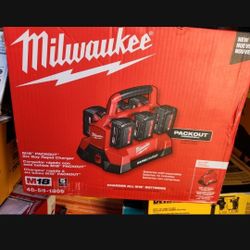 M18 18V Lithium-Ion PACKOUT 6-Port Rapid Charger

