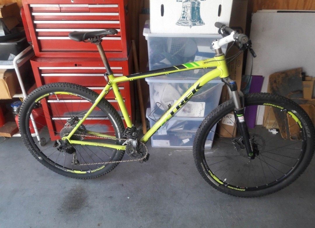 "TREK MOUNTAIN BIKE - XCALIBER 8