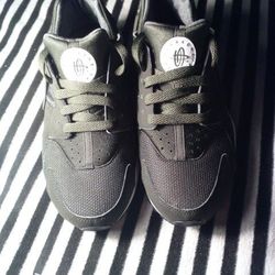 Nike Air Huarache Cargo Khaki White Size 6 Men's/ 8 Women's