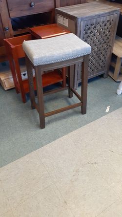 New 1 barstool 26in $20 firm