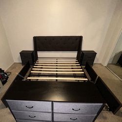 Queen Bed Under Carriage Set W/ Dresser & 2 Nightstands 