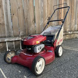 Craftsman 21” Gas Push Lawn Mower With Briggs & Stratton Engine (Red)