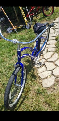 Giant beach cruiser bike