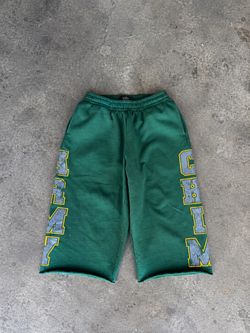 GREEN SWEATSHORTS