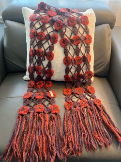 Nordstrom Beautiful Crocheted Floral Scarf 6ft Length.Excellent Condition