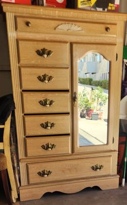 Dresser