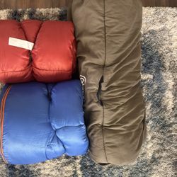 🛏️ 3 Sleeping Bags – Great for Camping, Kids, or Sleepovers