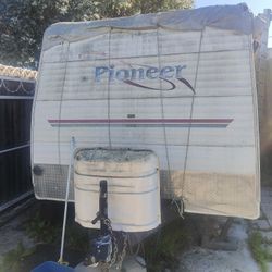 2004 Pioneer RV $4000