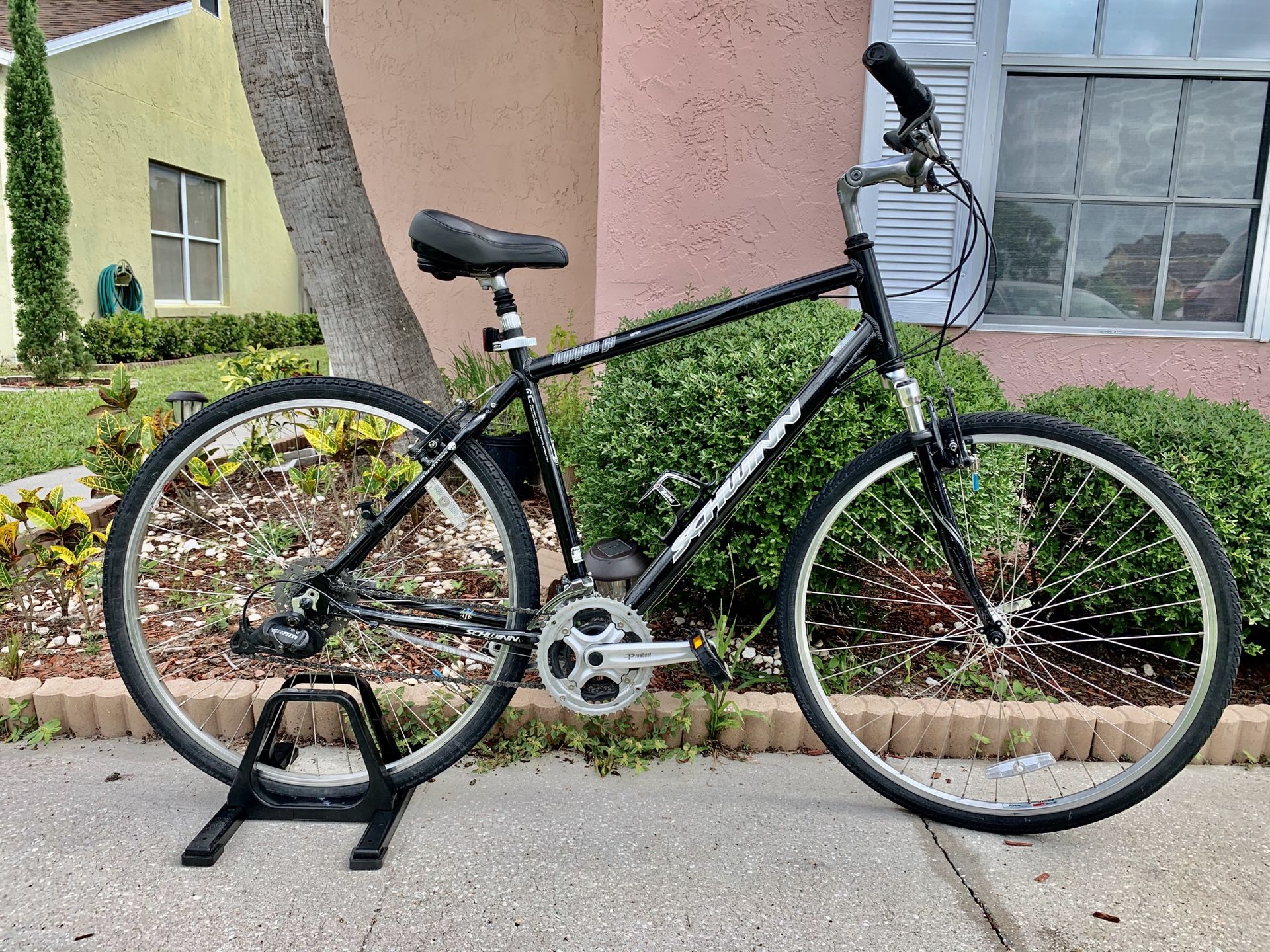 Schwinn voyager 700c - 21 speed - Large Size -Good Condition