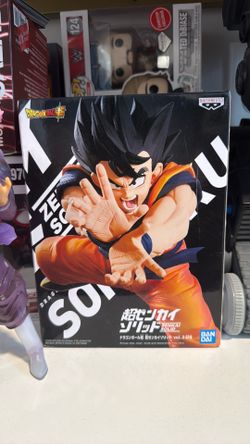 Dragon ball son goku figure from Bandai