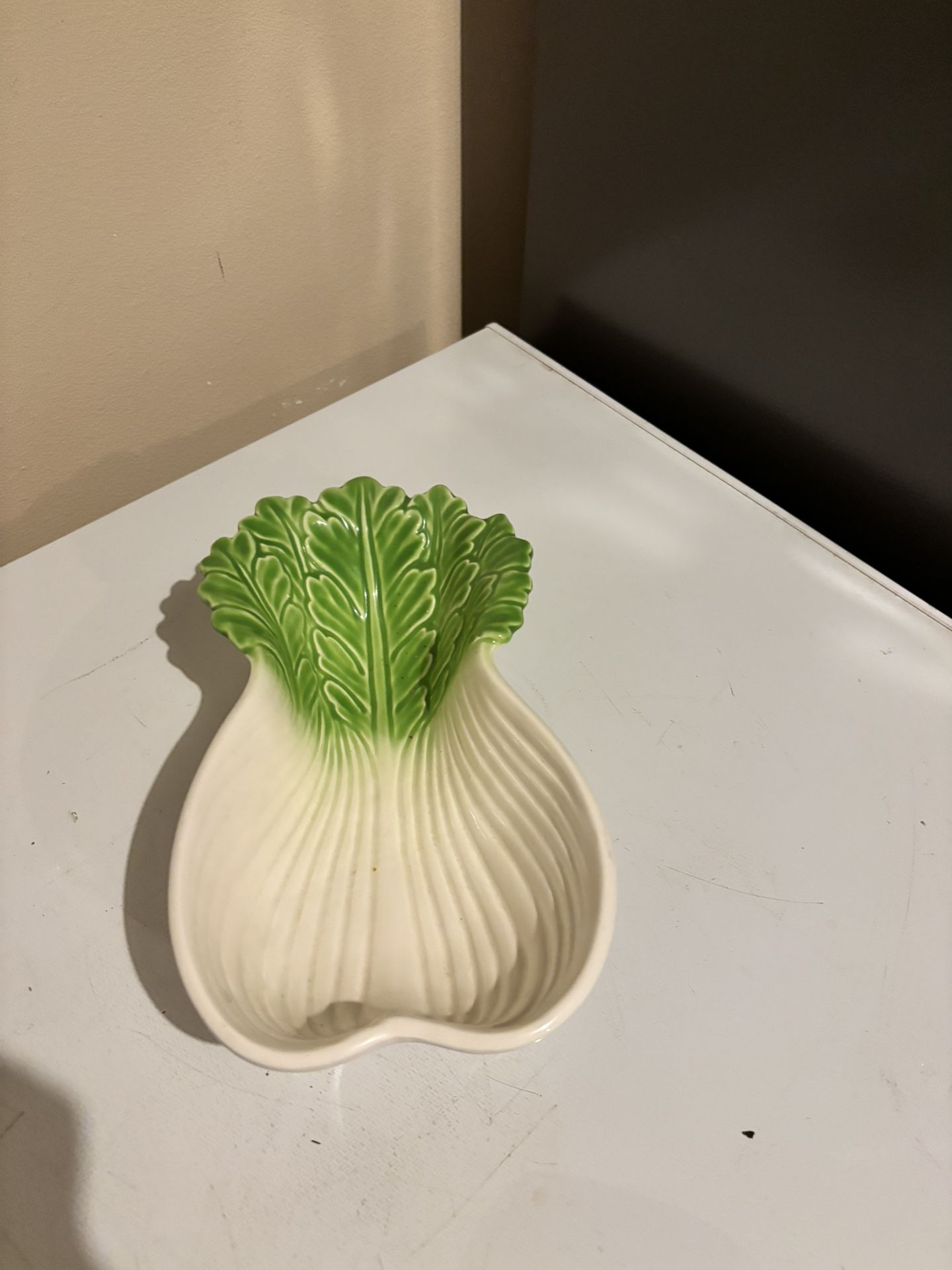 Vintage Napa Cabbage / Bock Choy Shaped Ceramic Veggie Serving Dish Bowl 10"