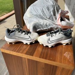 Nike Softball Cleats 