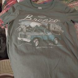 Lady's T Shirt Ford Bronco Size Small 5 Dollars 