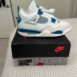 Air Jordan 4 Military Blue 