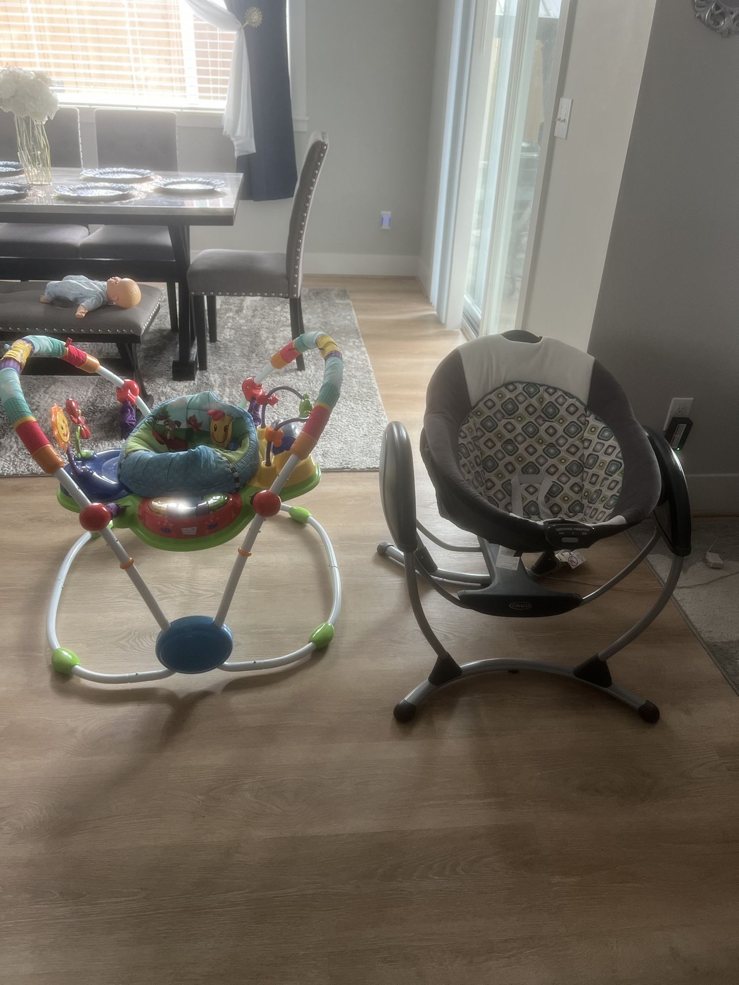 Graco Swing And Jumper