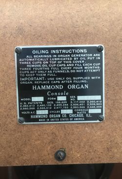 Hammond M-3 spinet version of a Hammond B-3