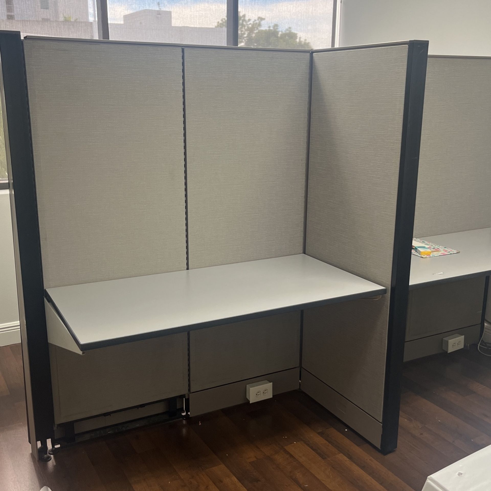 4 office cubicles MUST GO TODAY.