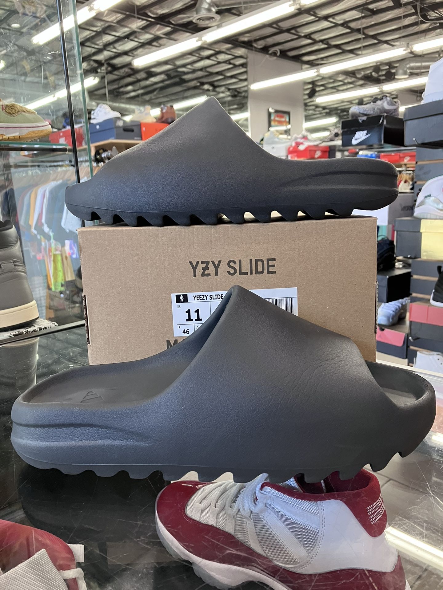 Adidas Yeezy Slide Onyx - coffeafoods.com