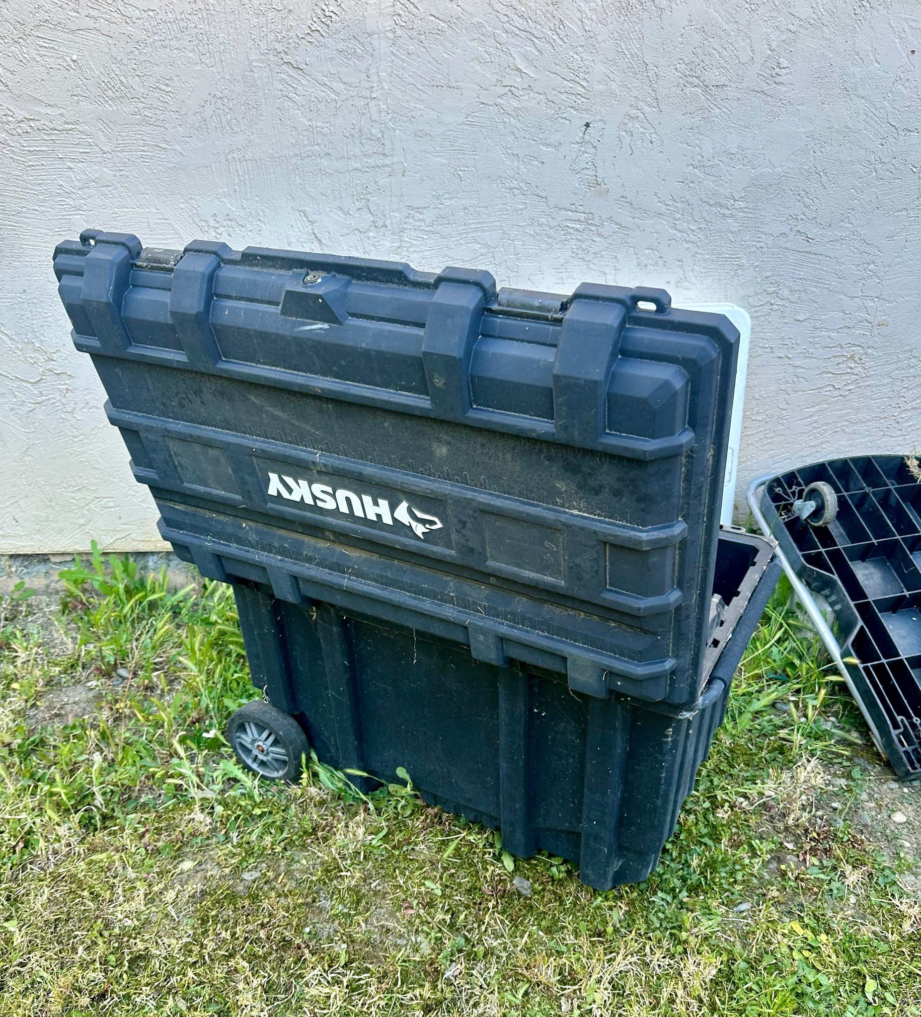 Husky Bin