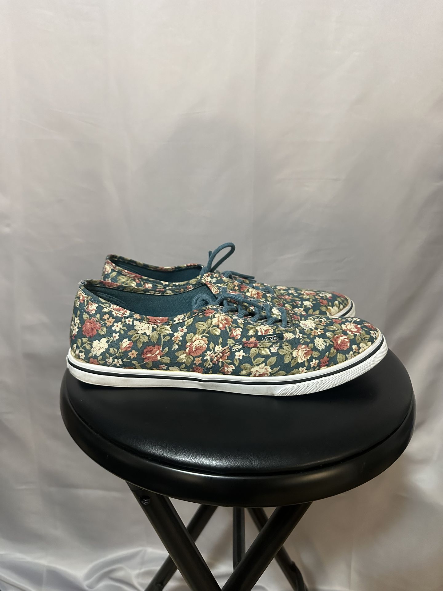 Vans Floral Print Canvas Shoes – Size 9