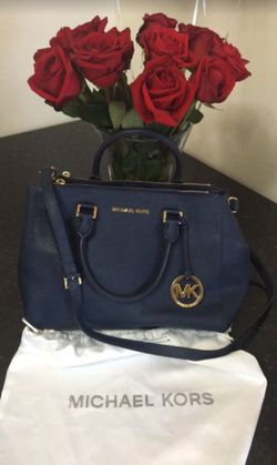Authentic mk bag in excellent condition almost new